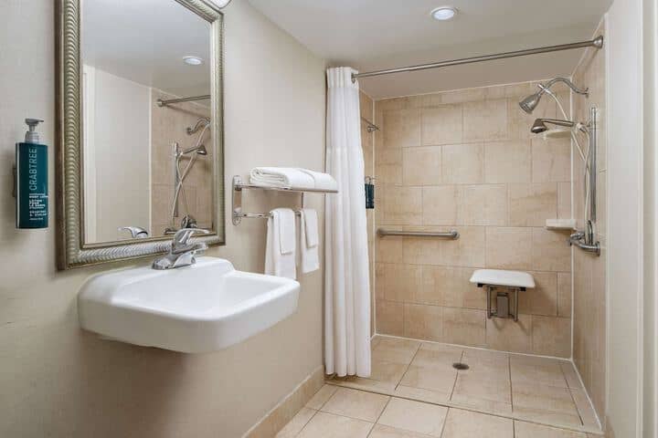 Room 13 of 26